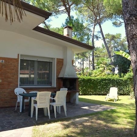 Villa A Lignano Con 2 Camere E Giardino Линьяно-Саббьядоро Экстерьер фото