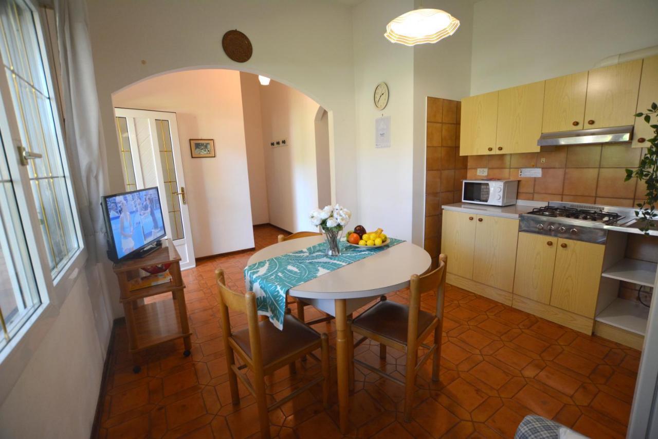 Villa A Lignano Con 2 Camere E Giardino Линьяно-Саббьядоро Экстерьер фото