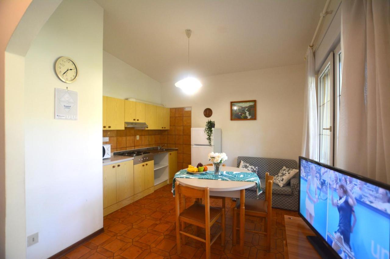 Villa A Lignano Con 2 Camere E Giardino Линьяно-Саббьядоро Экстерьер фото