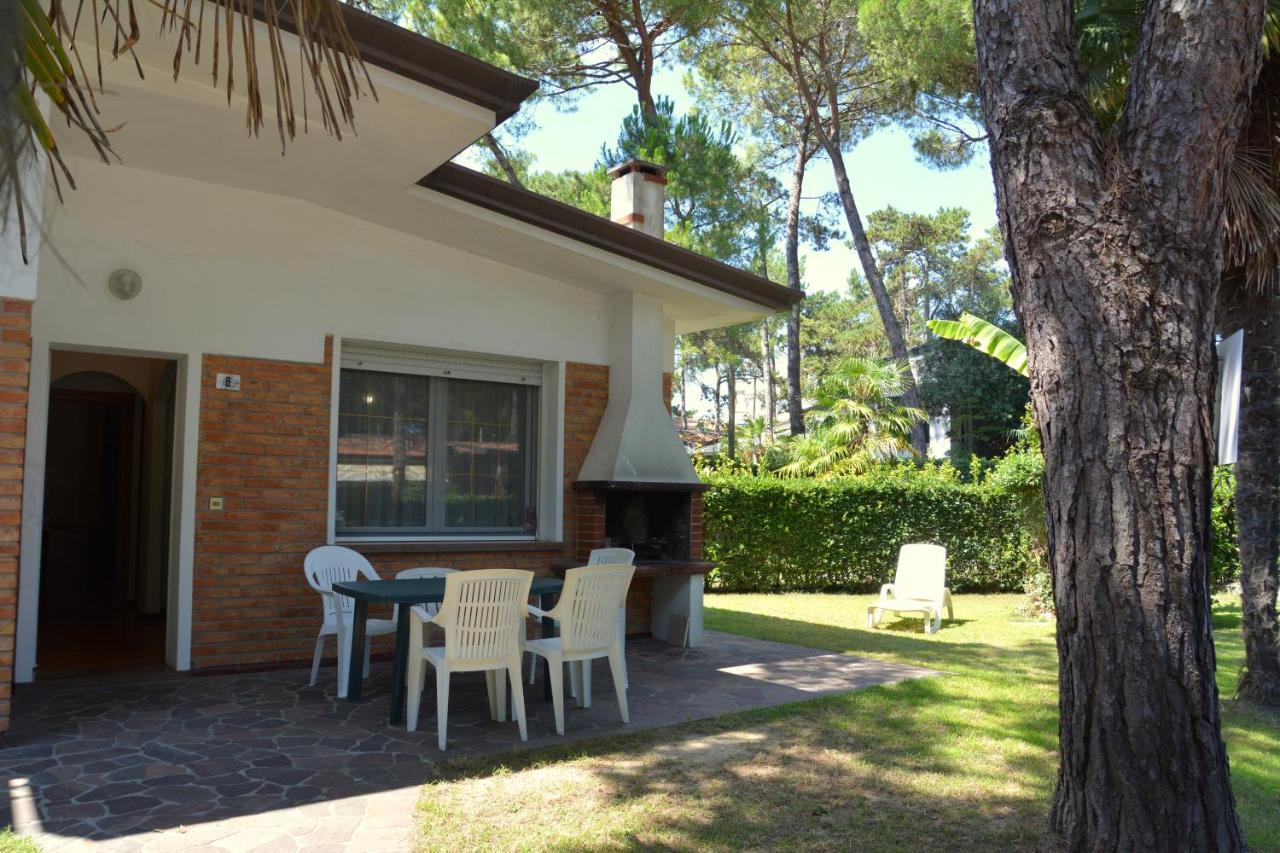 Villa A Lignano Con 2 Camere E Giardino Линьяно-Саббьядоро Экстерьер фото