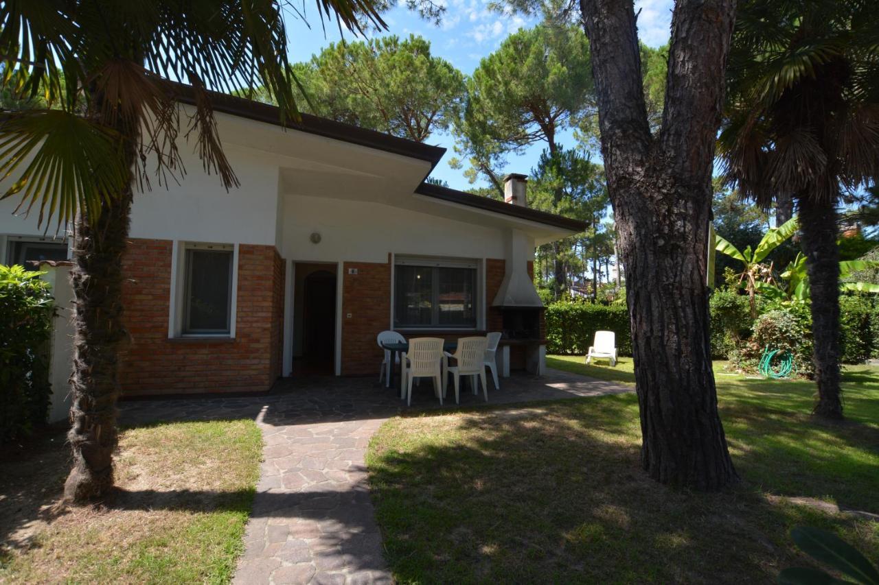 Villa A Lignano Con 2 Camere E Giardino Линьяно-Саббьядоро Экстерьер фото