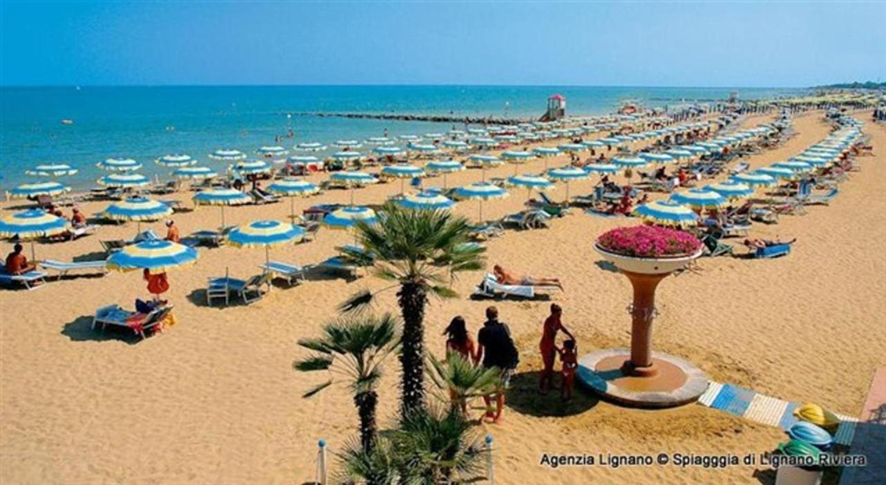 Villa A Lignano Con 2 Camere E Giardino Линьяно-Саббьядоро Экстерьер фото